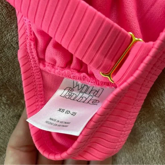 Wild Fable Neon Pink Ribbed Bikini Top Size XS (0-2) Adjustable Straps - Picture 5 of 6